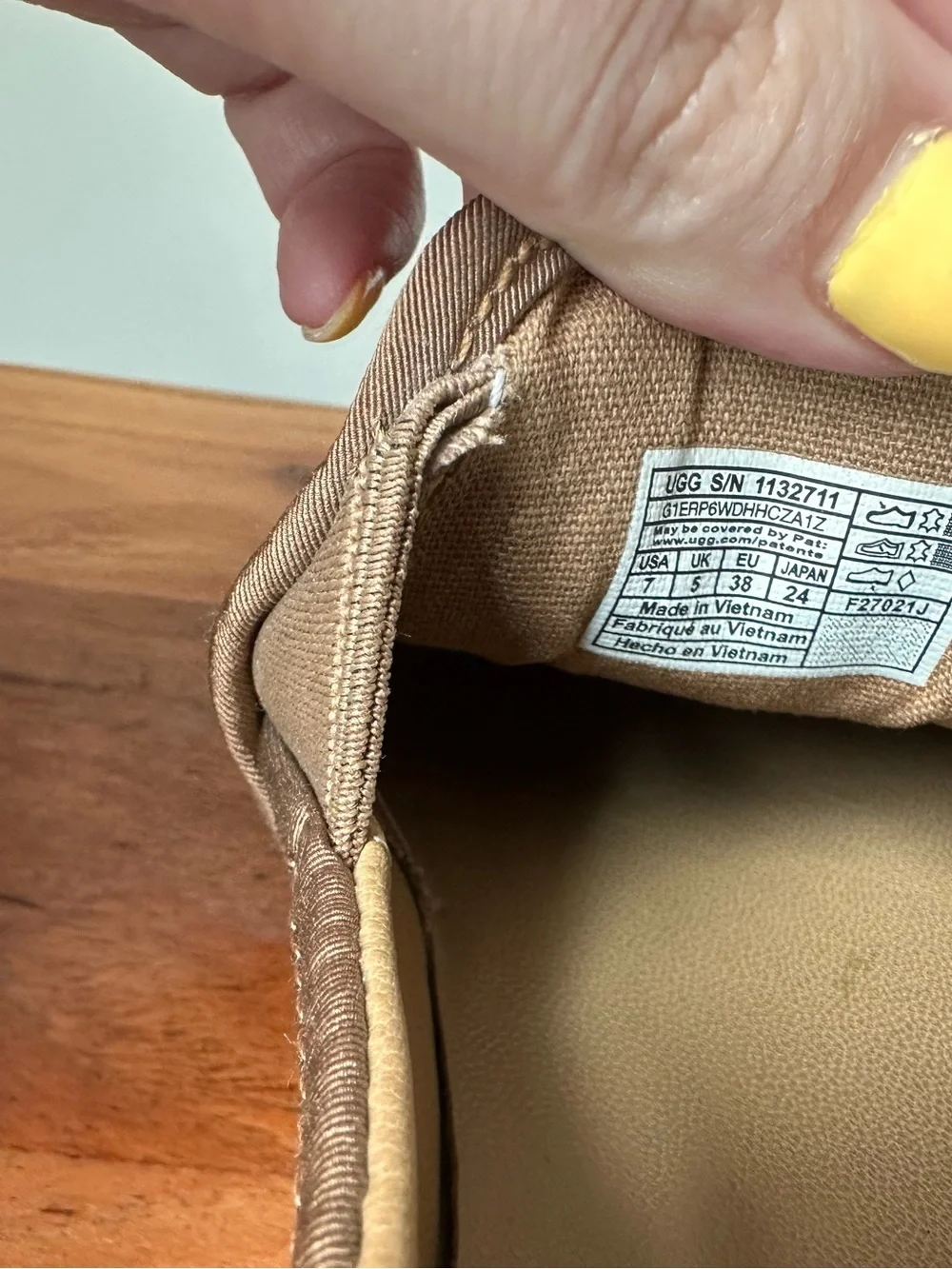 UGG Cas Chestnut Brown Smooth Leather Slip On Trainer Low Top Sneakers Shoes 7